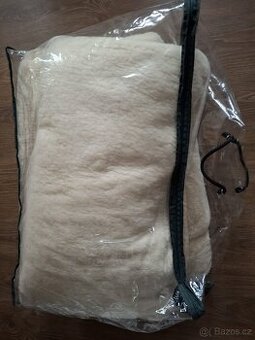 Ložní souprava z ovčího rouna Hit