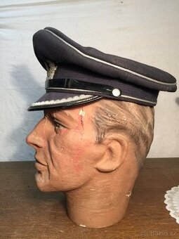 stará německá vojenská čepice