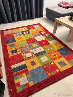 Ručně vyráběný koberec - perfektní stav