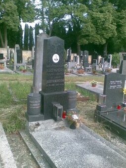 HROB-HROBOVÉ MÍSTO/POMNÍK