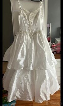 Svatební šaty