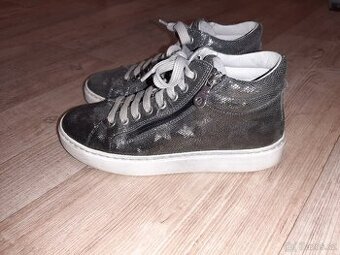 Dívčí boty, vel. 36