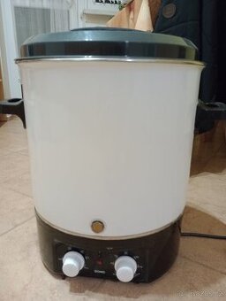 Elektrický zavařovací hrnec DOMO