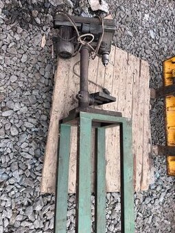 Stojanová vrtačka Einhell