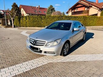 Mercedes-Benz E Coupé 220 CDI 2012