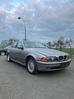 BMW E39 bez motoru