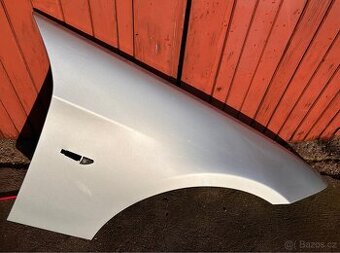 BMW E90/91 Pravý přední blatník