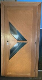 Kvalitní dřevěné dveře masív,dělané na zakázku