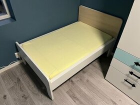 Släkt IKEA rostoucí postýlka s matrací