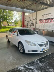 Opel Insignia 2.0 D 2010 BÍLÁ