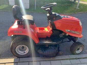Zahradní traktor
