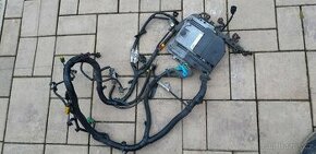 Prodám na Ford C-Max jednotka motoru ( 4m51-12a650-nc )
