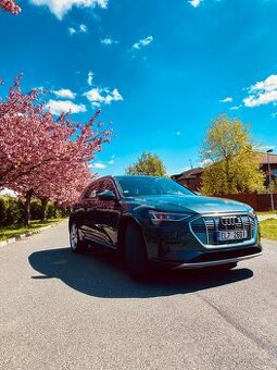 Audi E-Tron 55 rok 2020 12 mesic