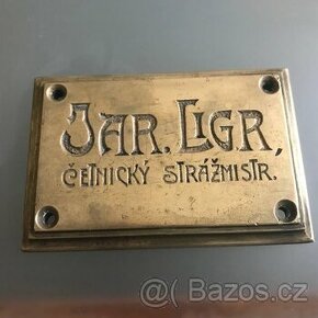 Prvorepubliková mosazná jmenovka