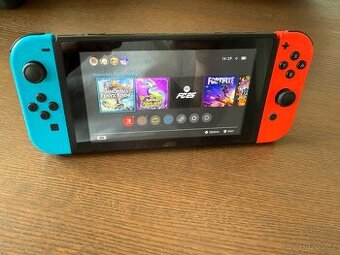 Nintendo Switch V2 + příslušenství