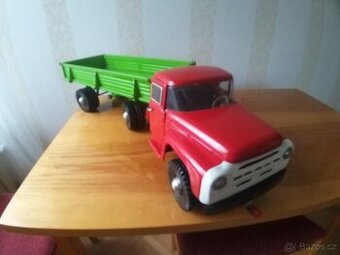 ZIL 130 s návĕsem, velké plechové autíčko 80 cm