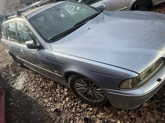 BMW 530d e39 náhradní díly z auta