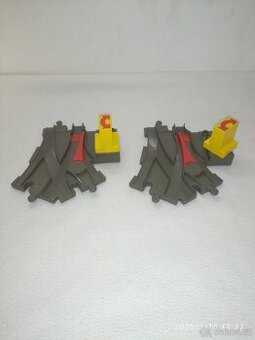 Lego duplo 2 výhybky barva tm. šedá nejstarší typ