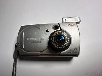 Olympus C-220 Zoom Retro fotoaparát