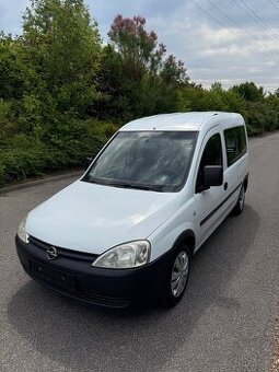 OPEL COMBO 1.4 66kW, 1. MAJITEL, BEZ KOROZE