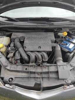 Mazda 2 rv 04 - 1
