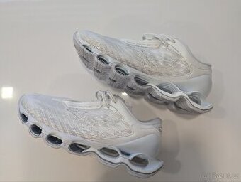 Mizuno Wave Prophecy 12