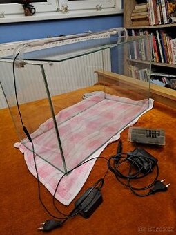 Akvárium s vybavením