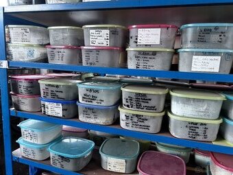 prodám skladovací krabičky plastové