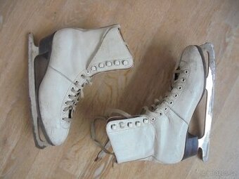 dámské brusle na led vel.6