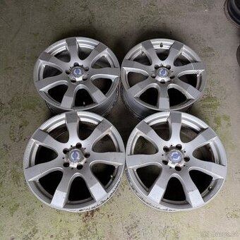 17" alu litá kola Volvo XC70 III - 5x108