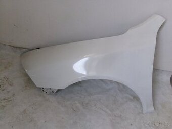 Octavia 2 levý blatník bílý - 1