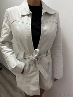 Kožený bílý elegantní kabátek, zn. KARA
