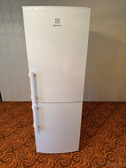 Chladnička s mrazničkou Electrolux EN3201MOW bílá