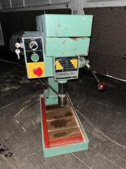 Stolní elektrická vrtačka