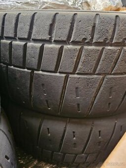 Závodní pneu Pirelli r18 - RA9 měkká