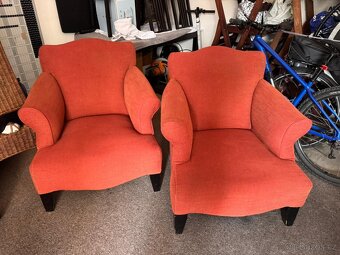 2× pohodlné křeslo – stylové, velmi komfortní