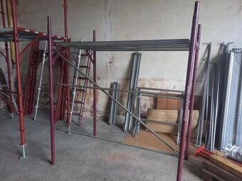 lešení - kostka lešení