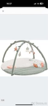 Podložka s hracím obloukem pro děti