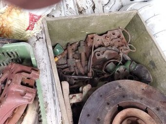 Náhradní díly na traktor Supr