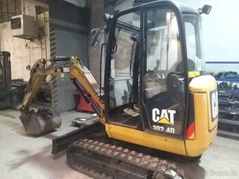 Obrázek k inzerátu: Bagr cat 302.4D