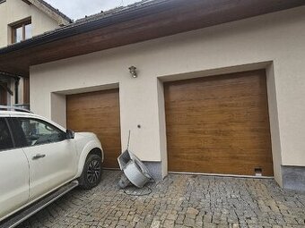 sekční garážová vrata LOMAX