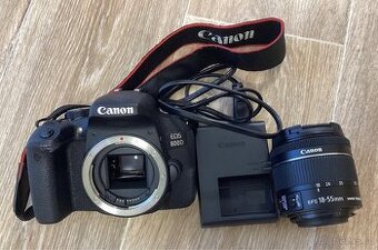 Canon EOS 800D, EFS 18-55 mm, makro blesk a objektiv