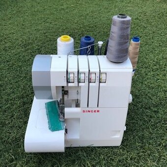 Singer Overlock 14SH754 bílá
