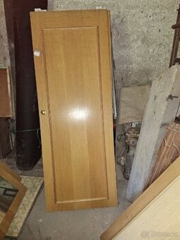 Dveře od skříní s nástavcem,světlý dub