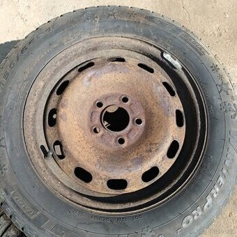 Zimní pneu 195/65 R15
