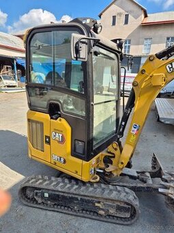 Pásový minibagr CAT301.8