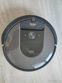 Robotický vysavač iRobot Roomba i7