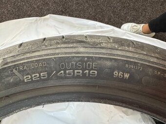 Letní pneu GOODYEAR 225/45R 19