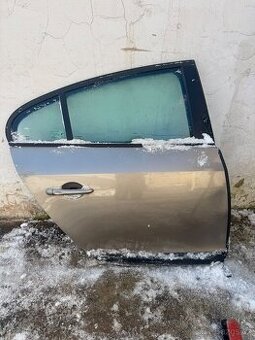 Renault fluence pravé zadní dveře