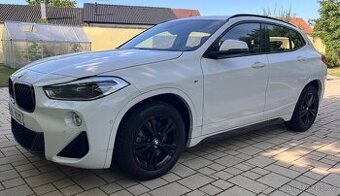 BMW X2 xDrive20d - model M sport - pohon 4x4- bílá
